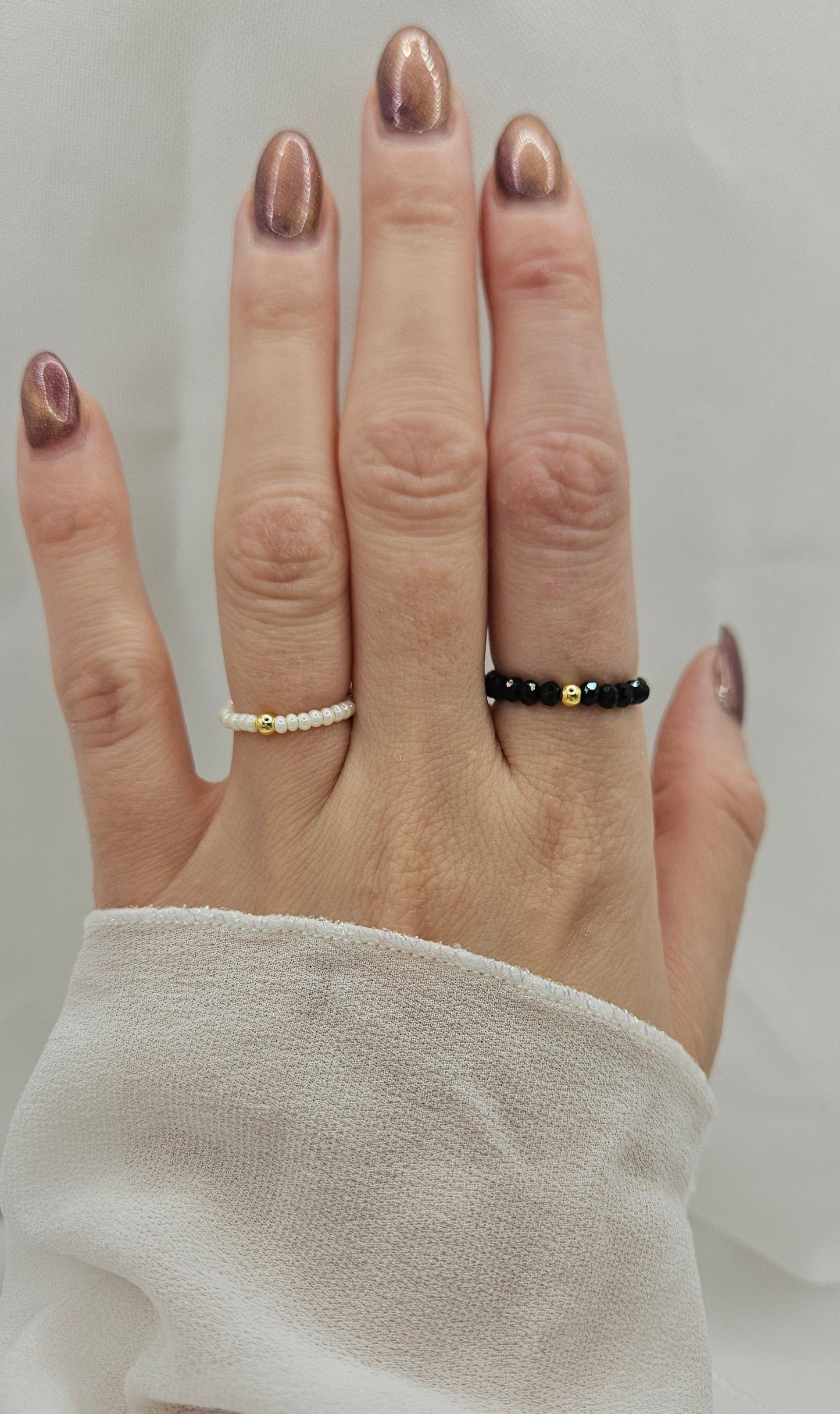 Tiny Pearl Ring – Minimalistischer Perlenring wahlweise mit vergoldetem Akzent