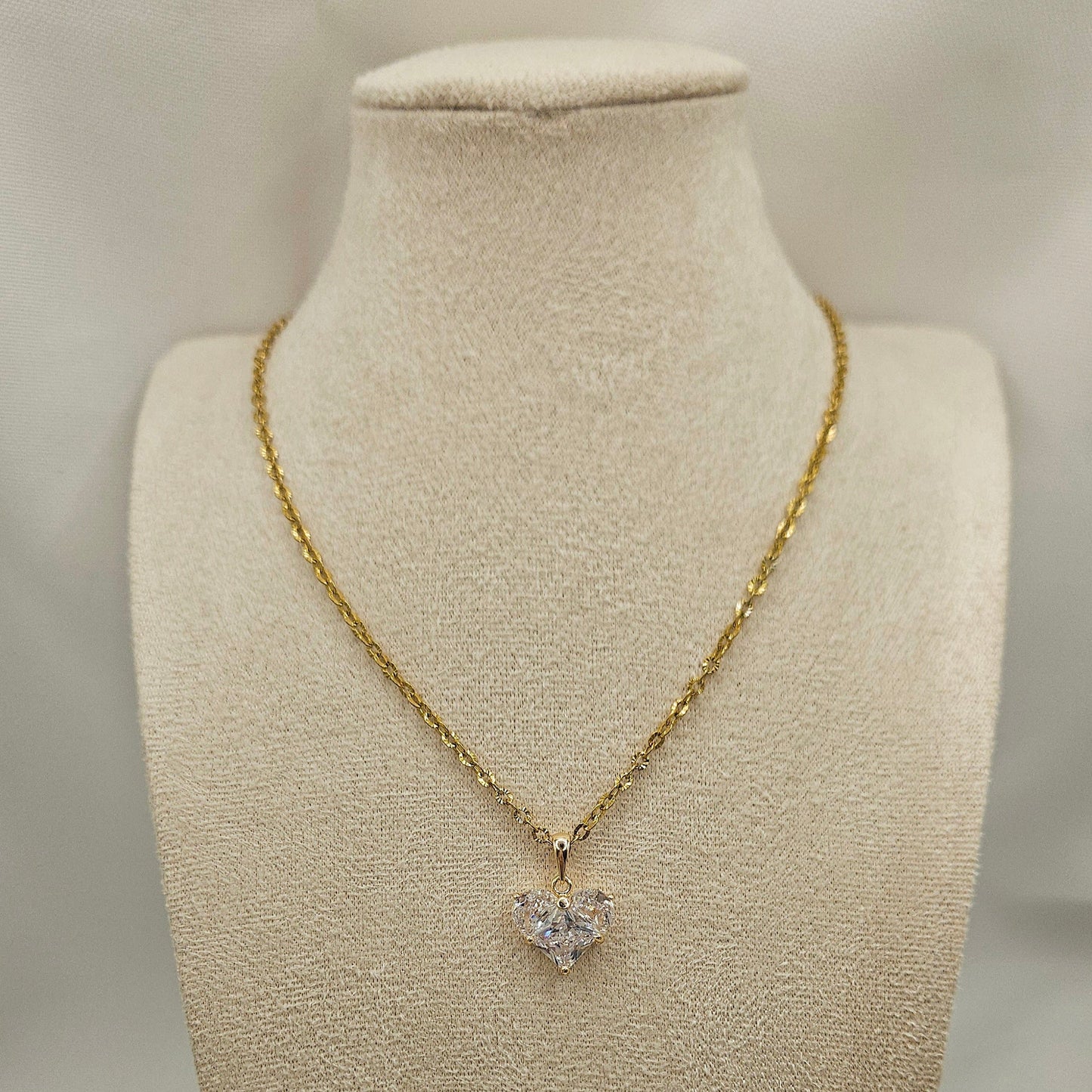 Diamond Heart – Halskette mit funkelndem Herzanhänger aus Zirkonia