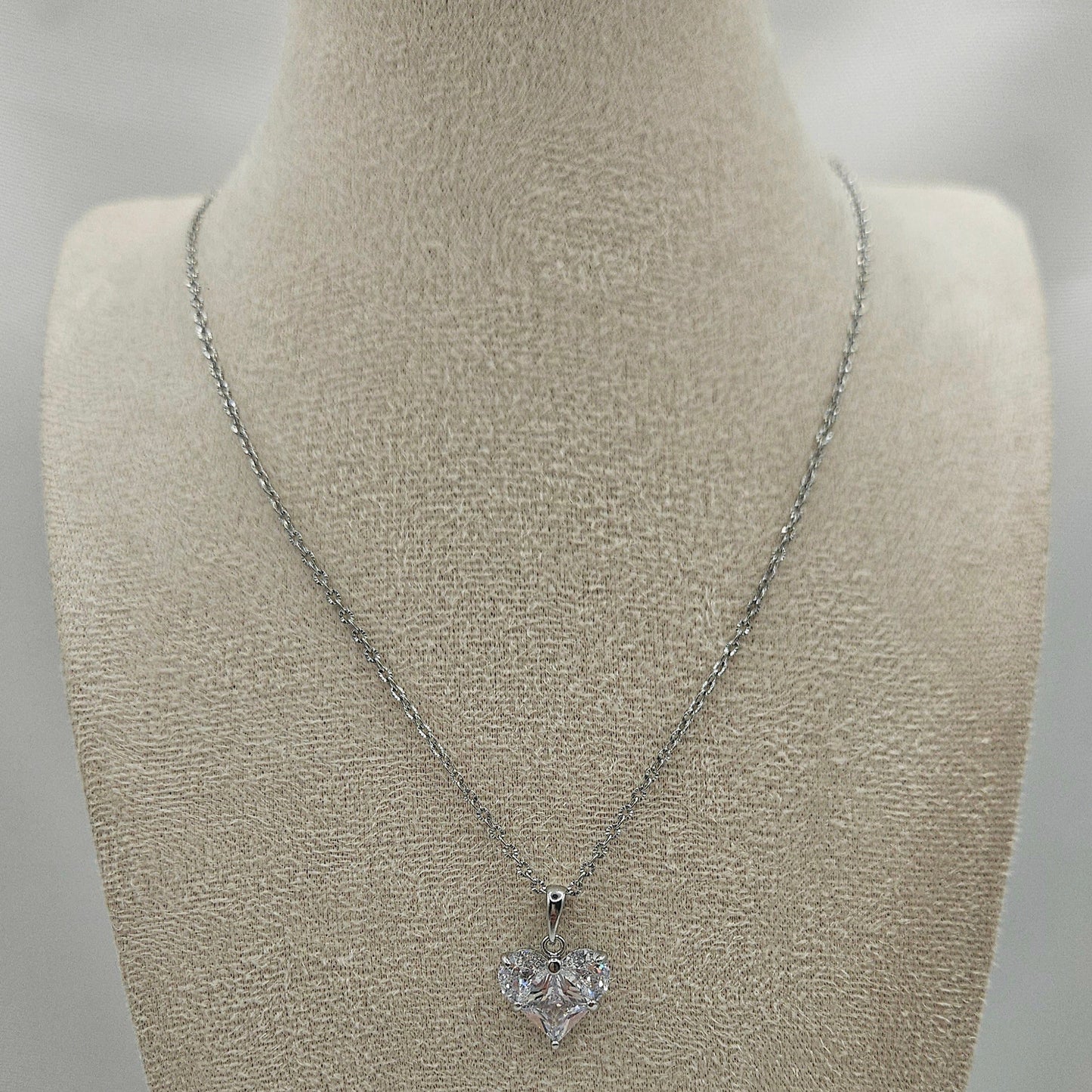 Diamond Heart – Halskette mit funkelndem Herzanhänger aus Zirkonia