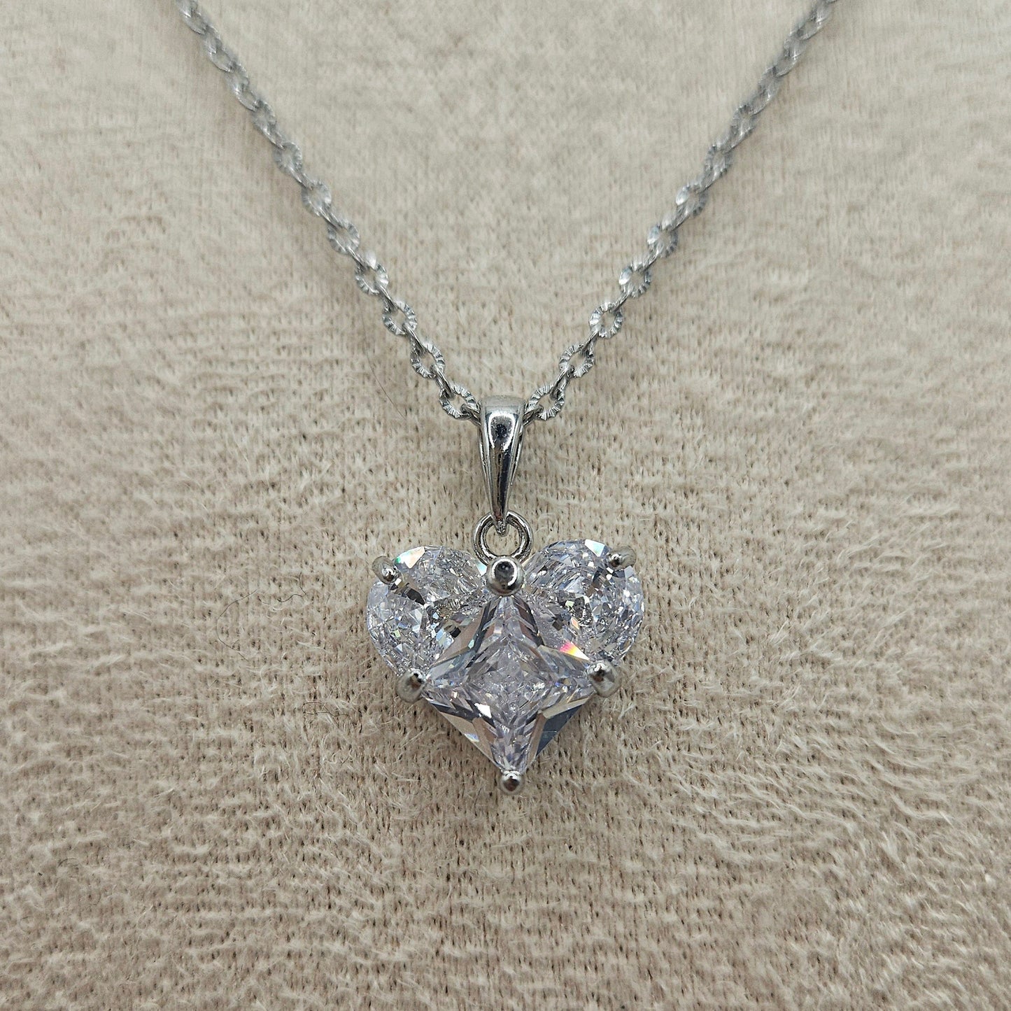 Diamond Heart – Halskette mit funkelndem Herzanhänger aus Zirkonia