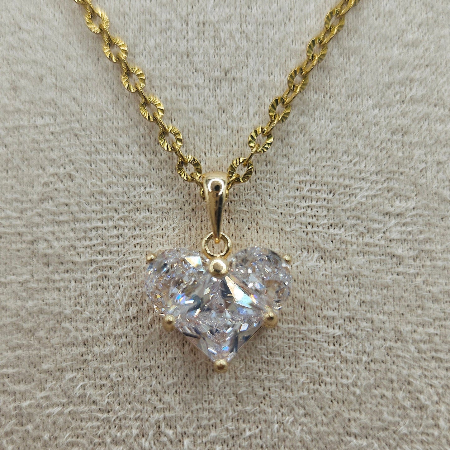 Diamond Heart – Halskette mit funkelndem Herzanhänger aus Zirkonia