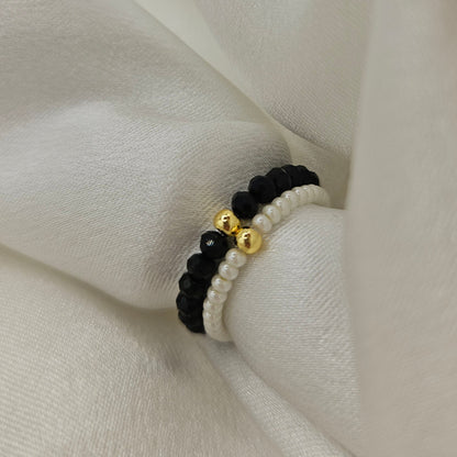 Tiny Pearl Ring – Minimalistischer Perlenring wahlweise mit vergoldetem Akzent