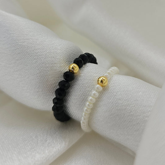 Tiny Pearl Ring – Minimalistischer Perlenring wahlweise mit vergoldetem Akzent