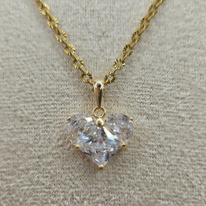 Diamond Heart – Halskette mit funkelndem Herzanhänger aus Zirkonia