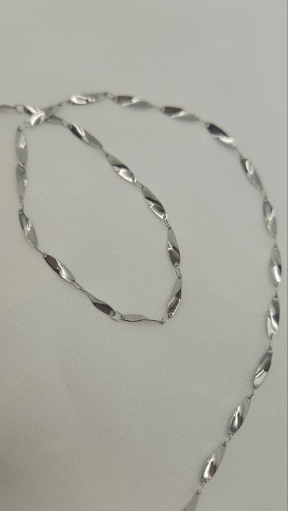Trendige Initialenkette aus Edelstahl Gold