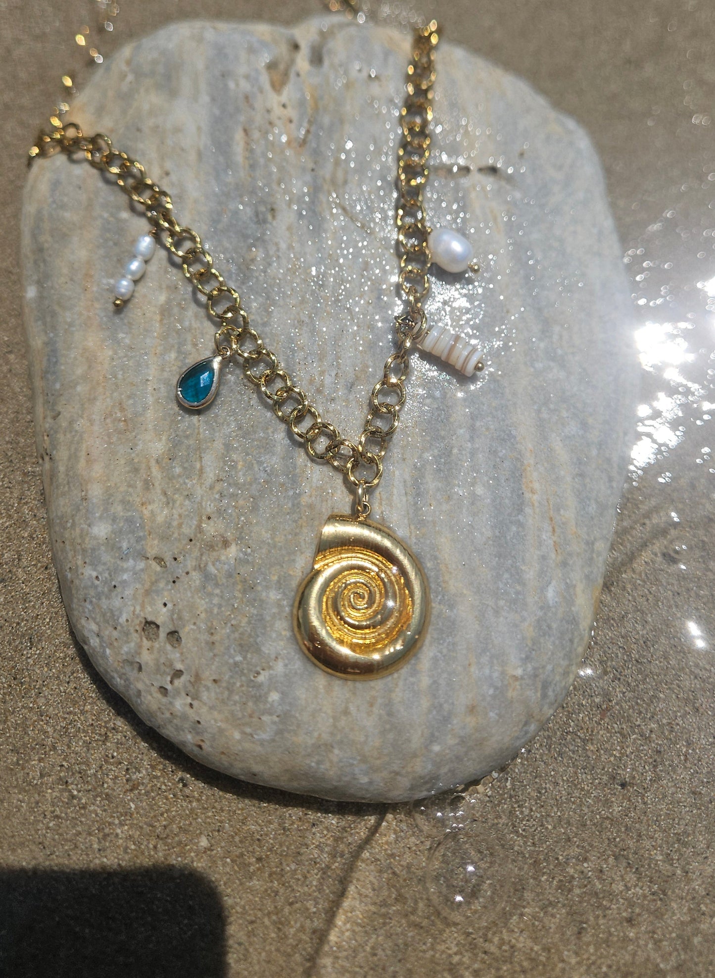 Ibiza Shell Necklace - Handgemachte Muschel Halskette in Gold