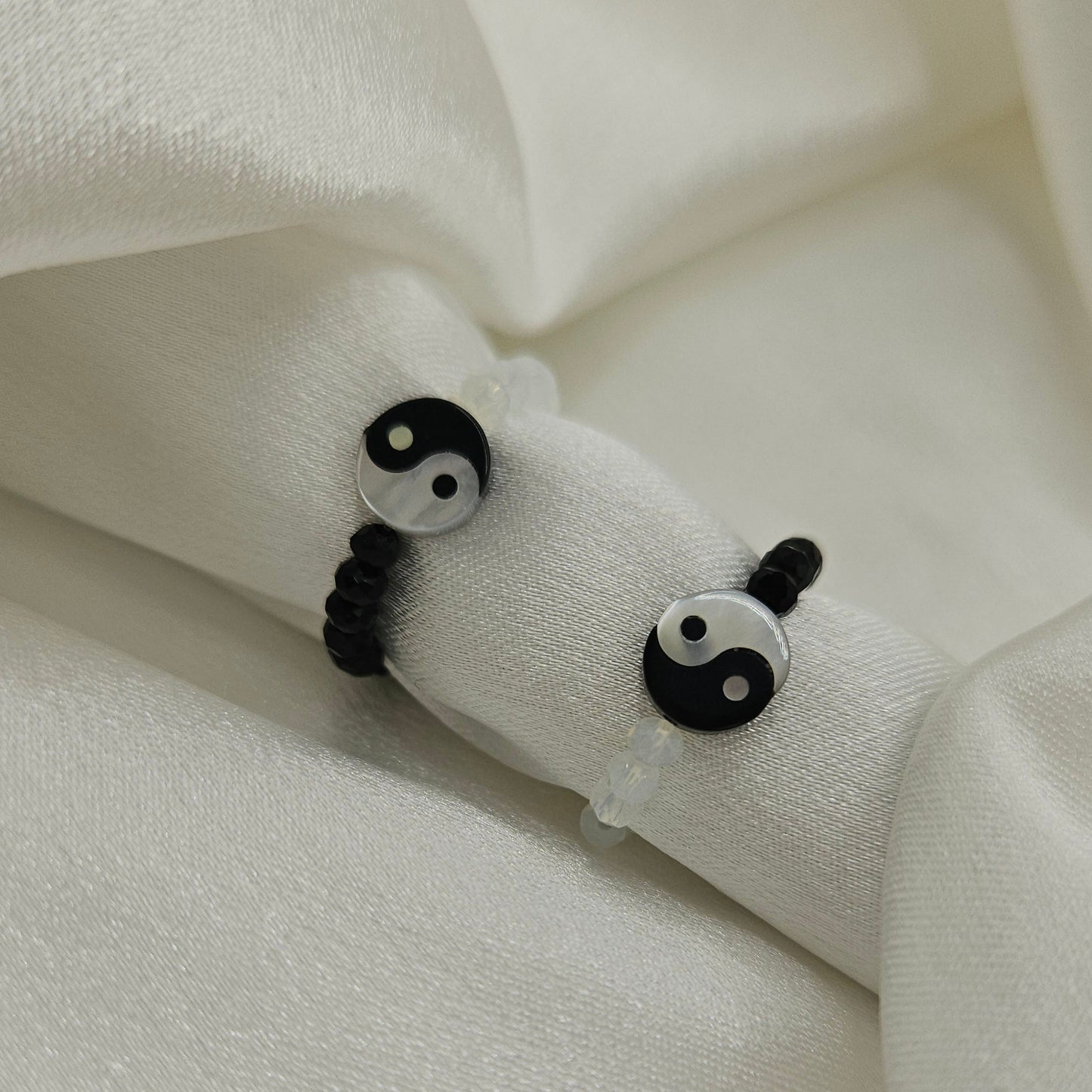 Yin Yang Ring aus Achat & Perlmutt