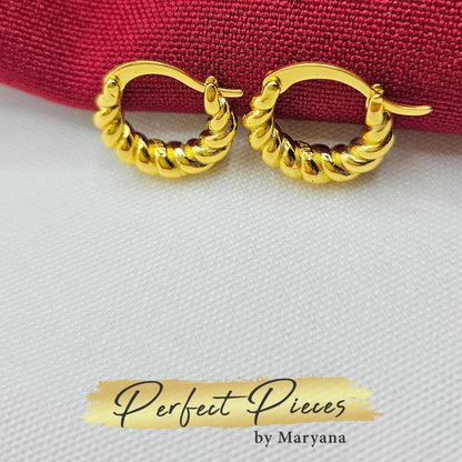 Aurora Mini Hoops - Zeitlose Mini-Creolen mit edler Twist-Struktur