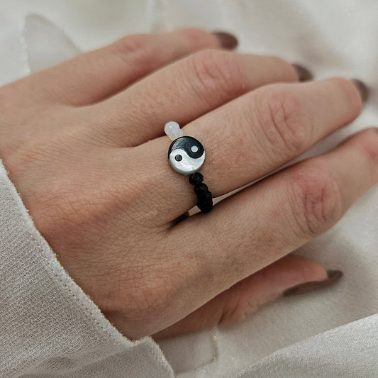 Yin Yang Ring aus Achat & Perlmutt