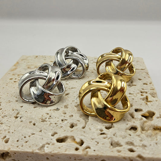 Moderne Knot Ohrringe in Gold für Damen